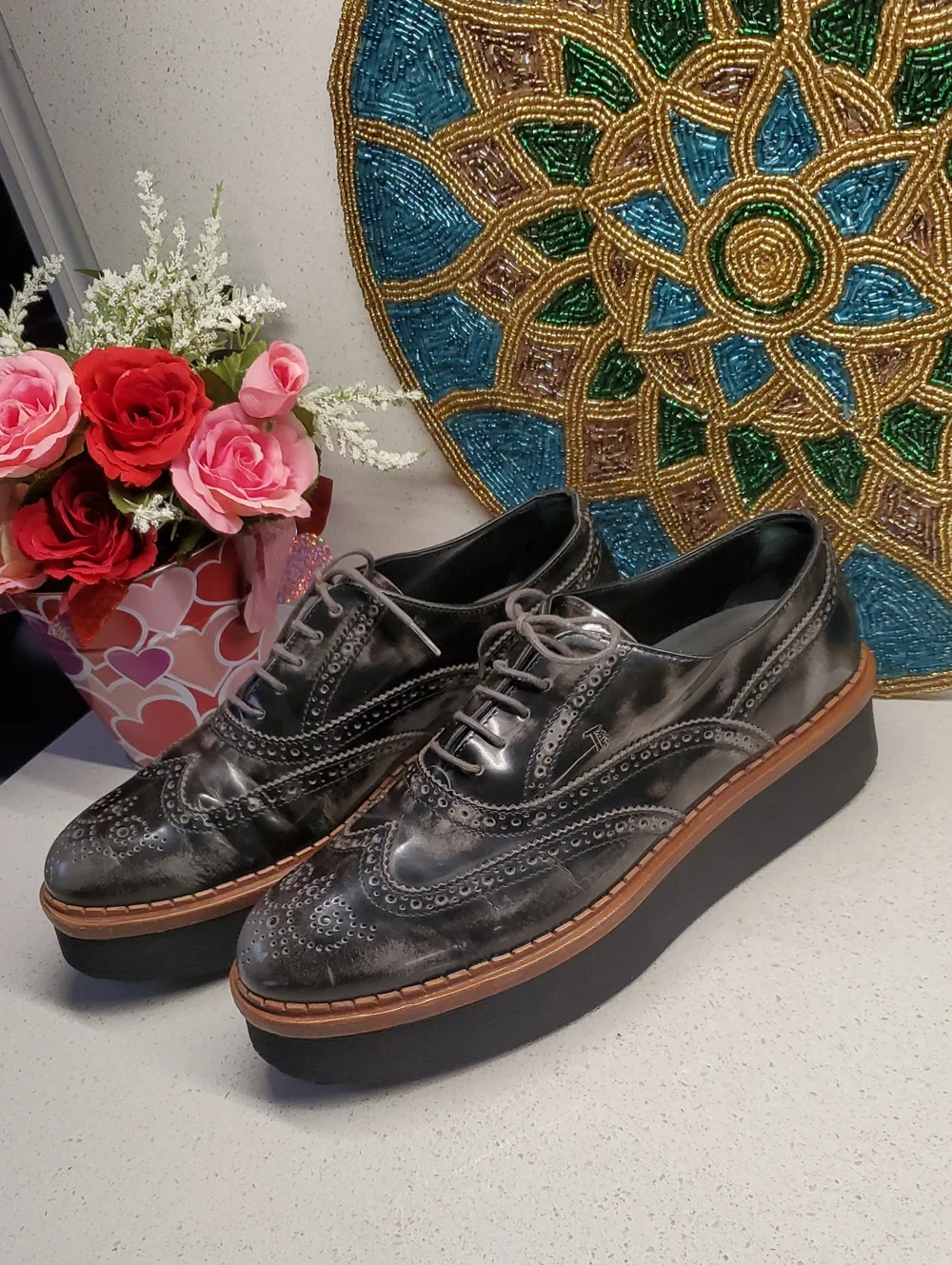 Womens TOD'S Black Distressed Patent Leather Wingtip Platform Oxfords (sz 8.5)